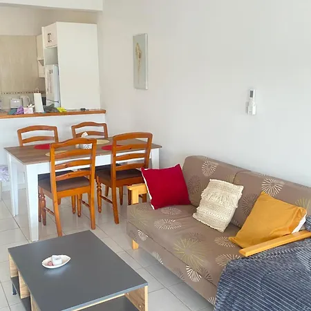 Διαμέρισμα Bestbeach Regina Gardens Quiet Terrasa *