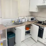 아파트 Bestbeach Regina Gardens Quiet Terrasa 파포스