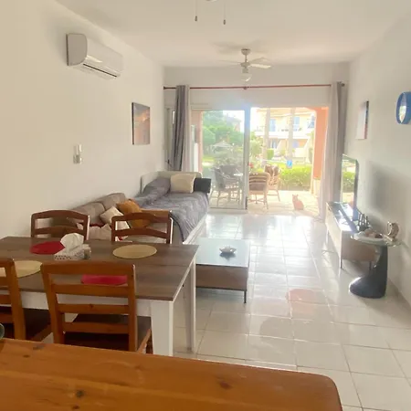 Bestbeach Regina Gardens Quiet Terrasa Apartment